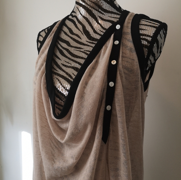 🖤 BEULAH Luxury Draped Sleeveless Sweater Blouse - Picture 2 of 8